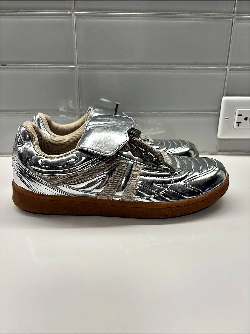 Steve Madden Madrid Metallic Silver Sneakers Like New